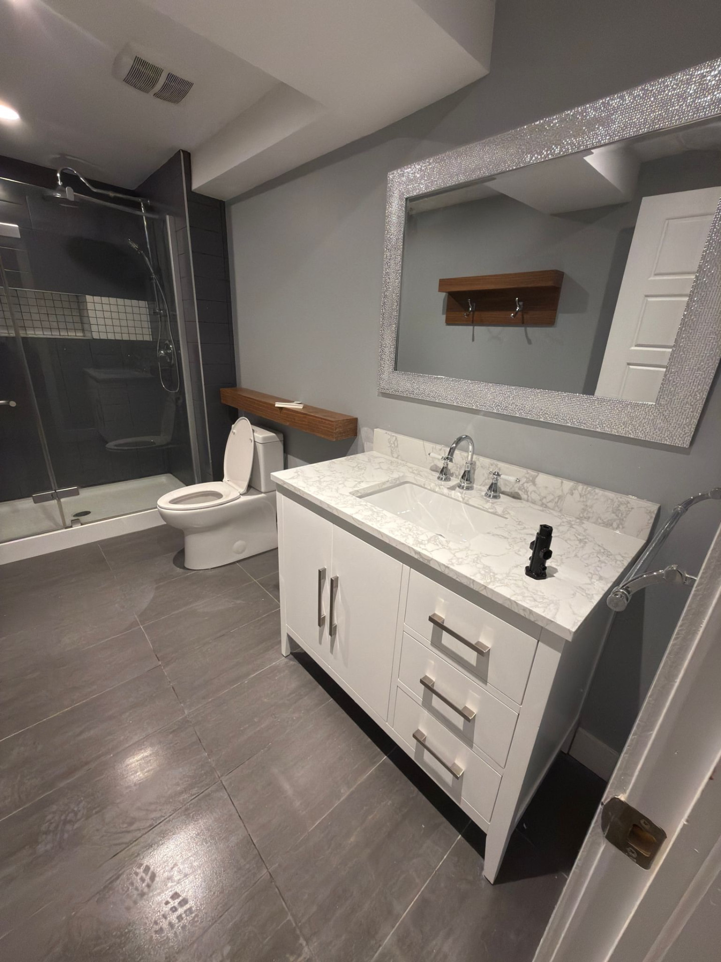 Salle de bain au sous-sol